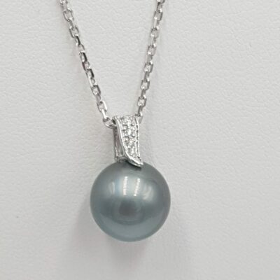 Pendentif or blanc Perle de Tahiti et diamants