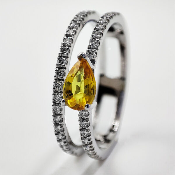 Bague Or Blanc Avec Saphir Jaune et Diamants