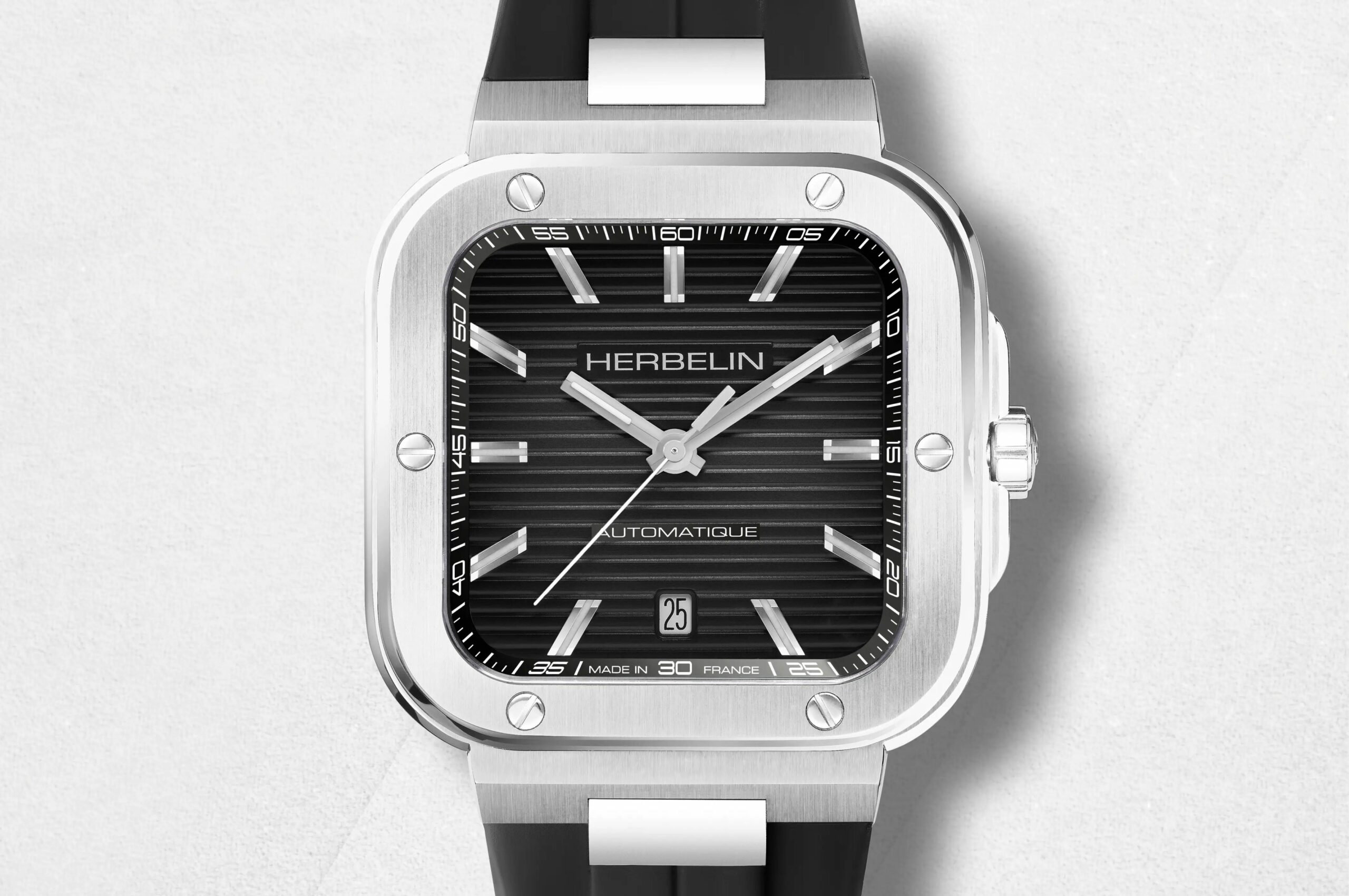Montre CAP CAMARAT Square Automatique en acier inoxydable avec cadran noir.