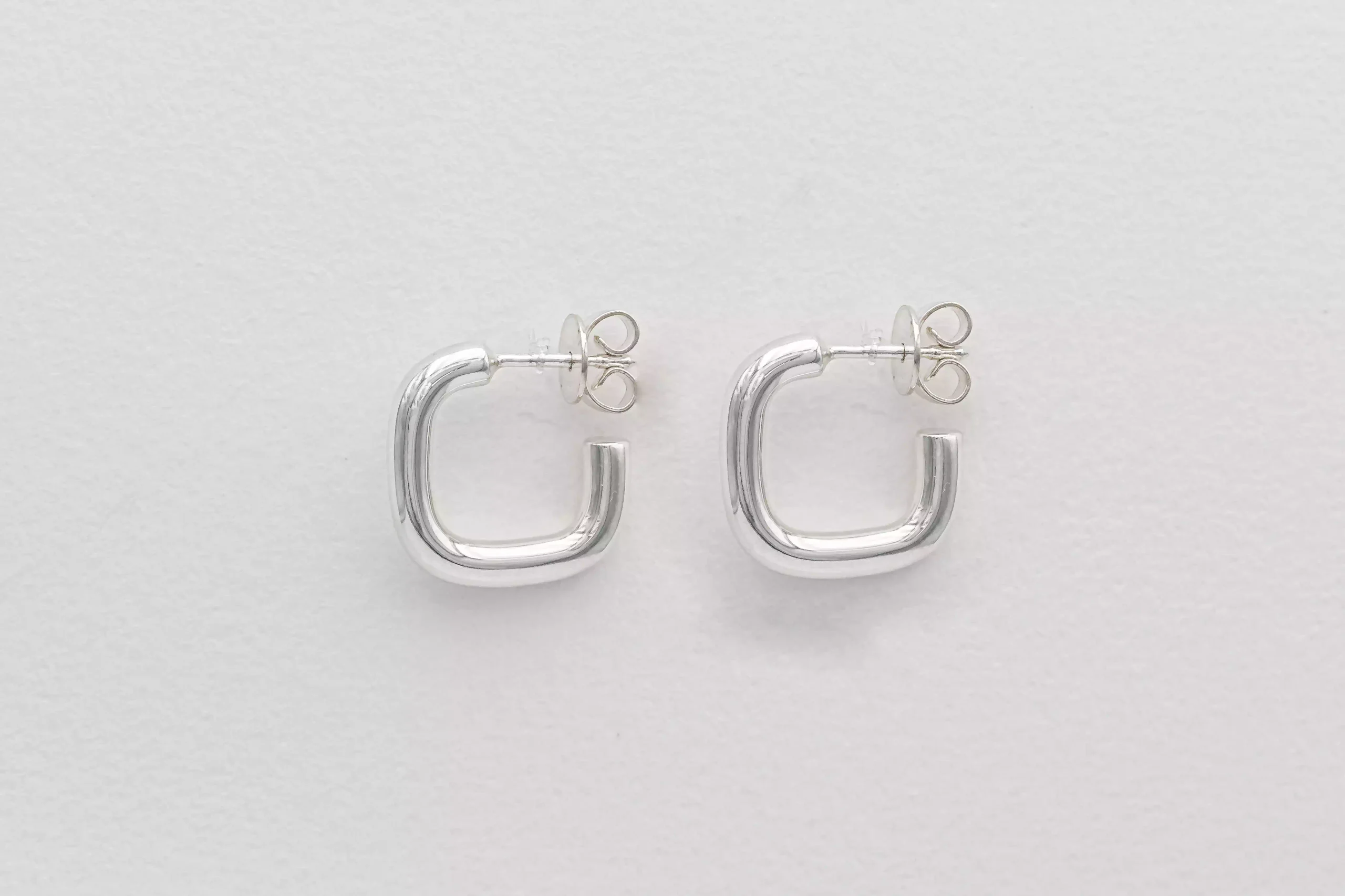 Boucles d’oreille carré