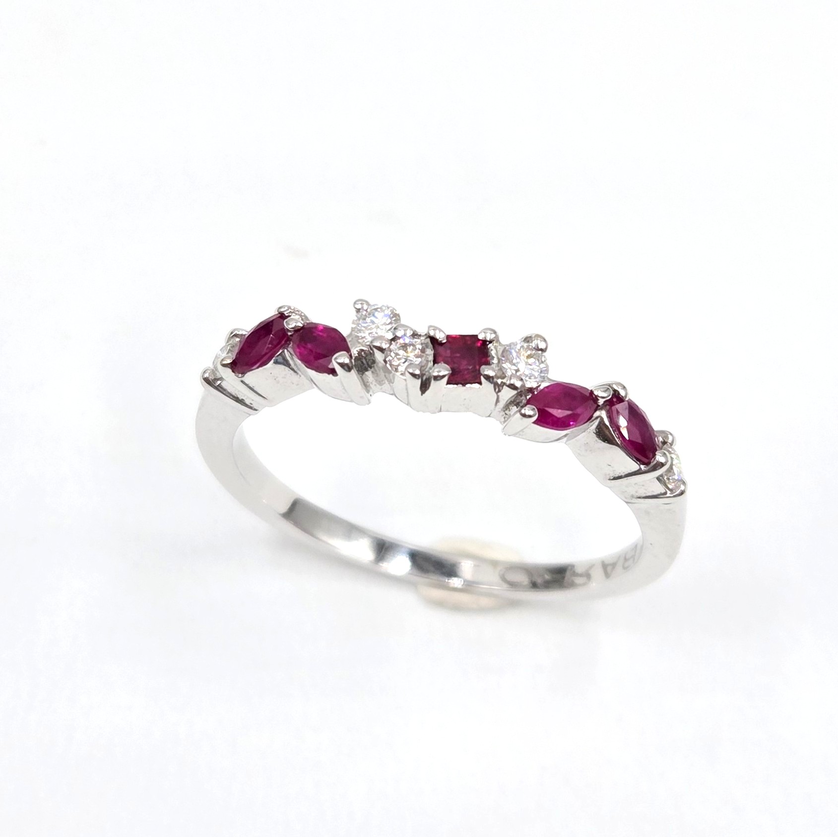 bague rubis et diamants or blanc
