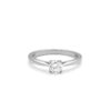 Solitaire en or blanc 18 carats avec diamant rond taille brillant serti quatre griffes.