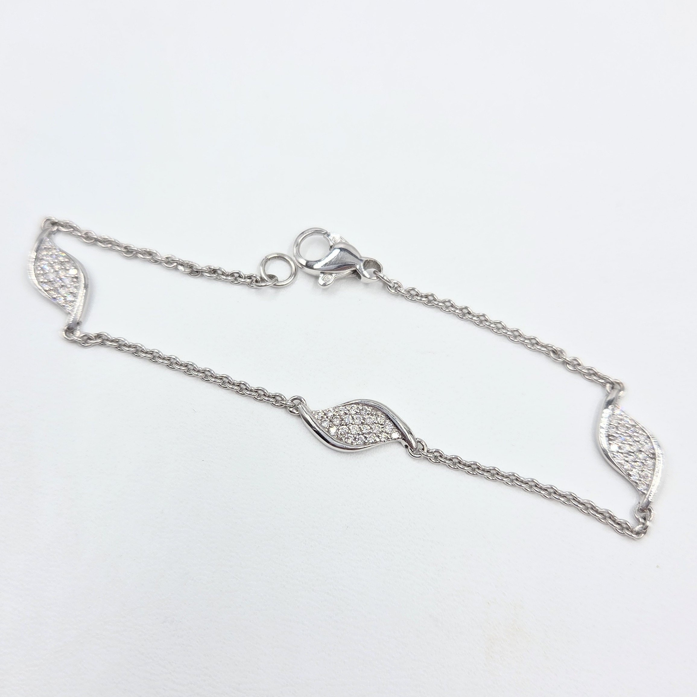 bracelet diamants bijouterie mohedano motifs feuilles bijouterie mohedano
