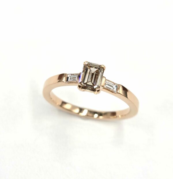 Bague Or Rose - Trilogy Diamants taille émeraude et baguette