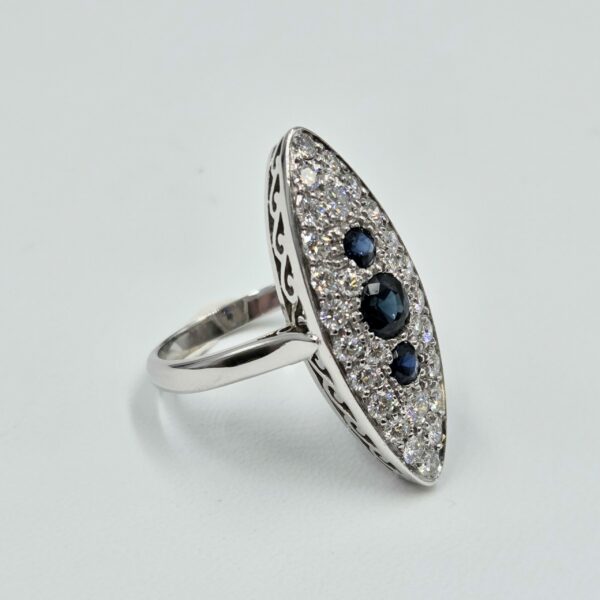 Bague d'occasion - Marquise diamants et saphirs - Or blanc