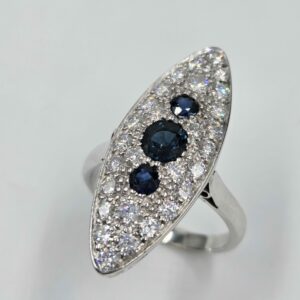 Bague d'occasion - Marquise diamants et saphirs - Or blanc – Image 3