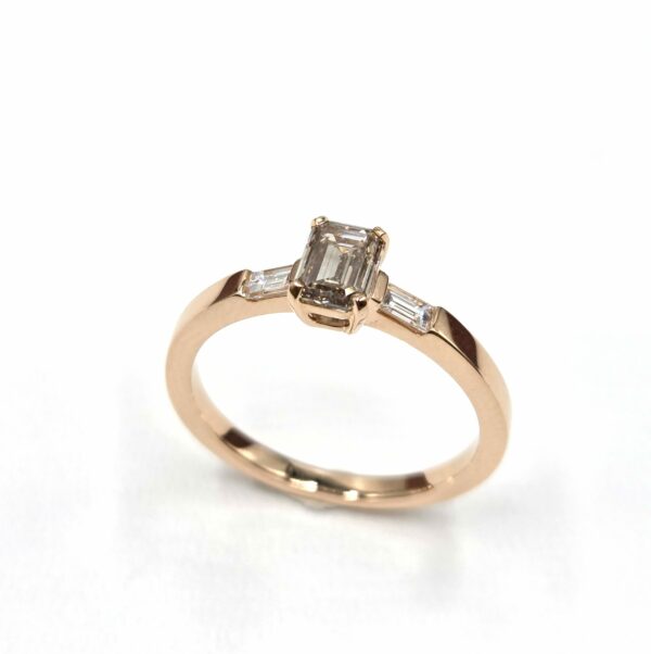 Bague Or Rose - Trilogy Diamants taille émeraude et baguette