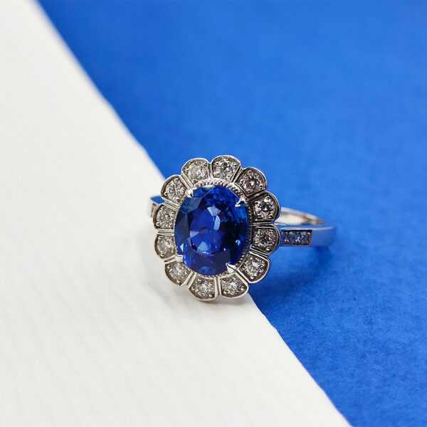 Bague Marguerite Saphir bleu et Diamants