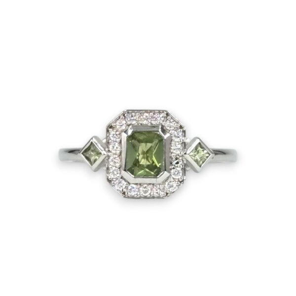 Bague Art Déco Saphir vert et diamants